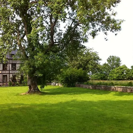 Alojamento de Acomodação e Pequeno-almoço Le Petit Manoir De La Vernelle 3*