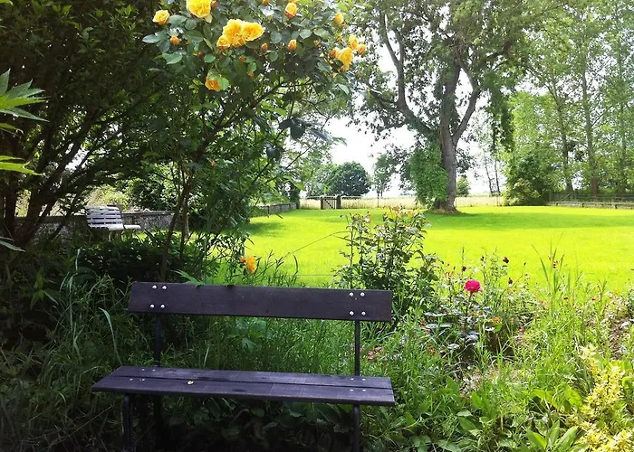 Bed & Breakfast Le Petit Manoir De La Vernelle 3*